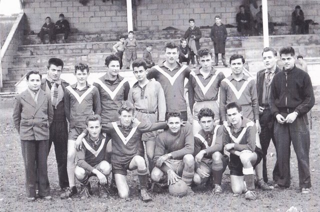 1956-1957. L'équipe de football du Collège.